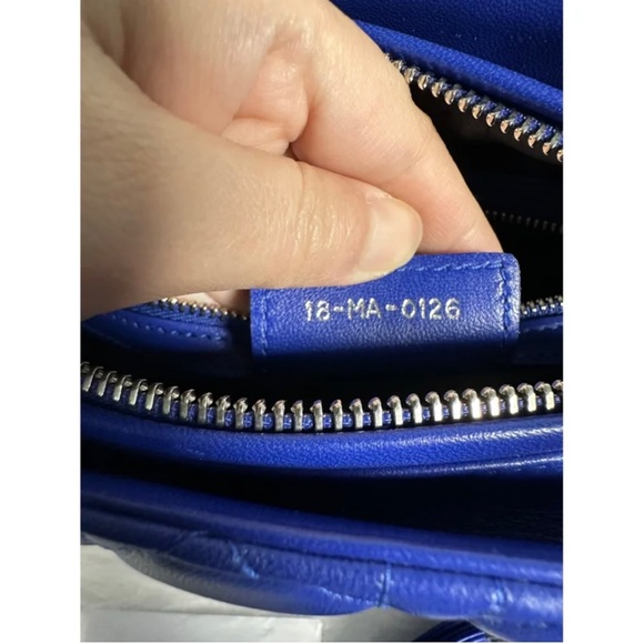 Ladydior blue medium used 2015 card dustbag no box - Picture 9 of 10